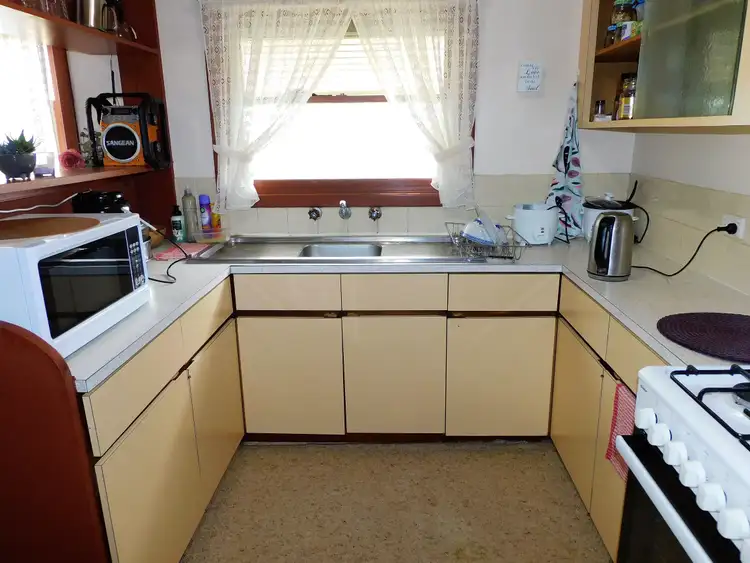 Second view of Homely house listing, 1 Albert Parade, Bordertown SA 5268