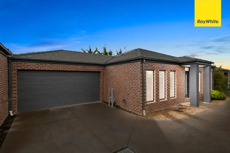 2/43 McBurnie Drive, Kurunjang VIC 3337