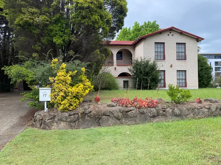 17 Fishburn Crescent, Castle Hill NSW 2154
