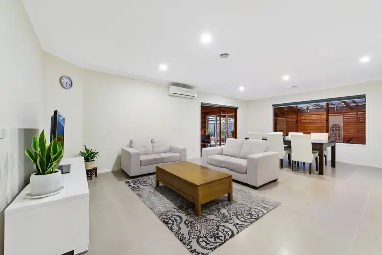 Fifth view of Homely house listing, 18 Melfin Drive, Hillside VIC 3037