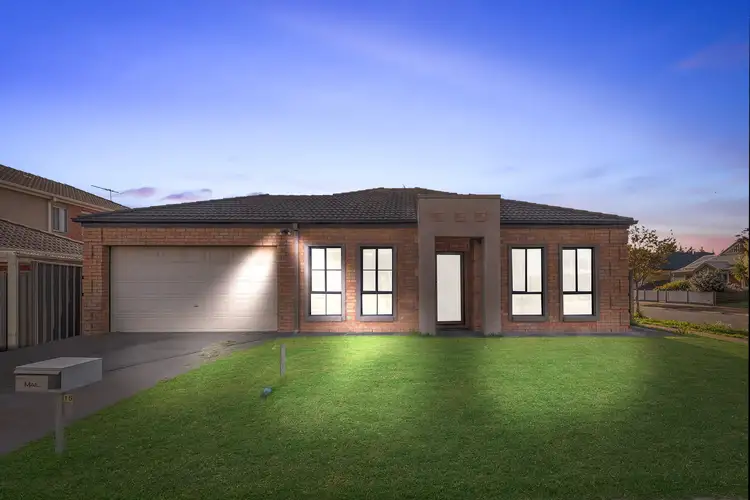 15 Dickerson Way, Caroline Springs VIC 3023