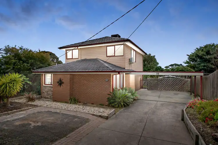 33 Whitford Way, Frankston VIC 3199
