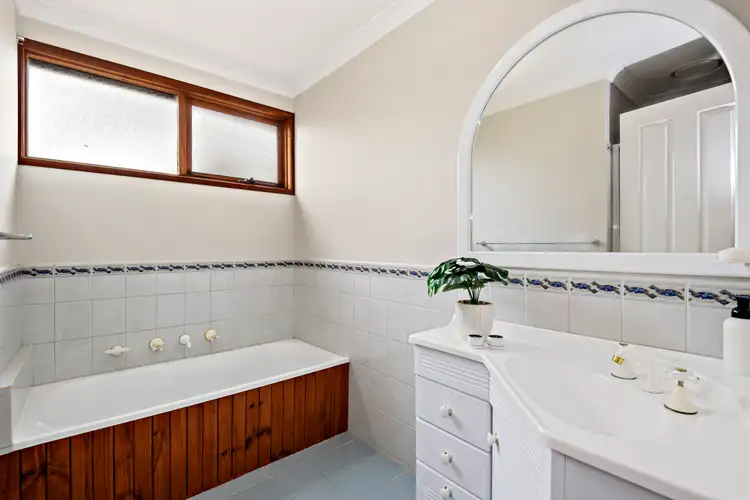 Sixth view of Homely house listing, 33 Whitford Way, Frankston VIC 3199