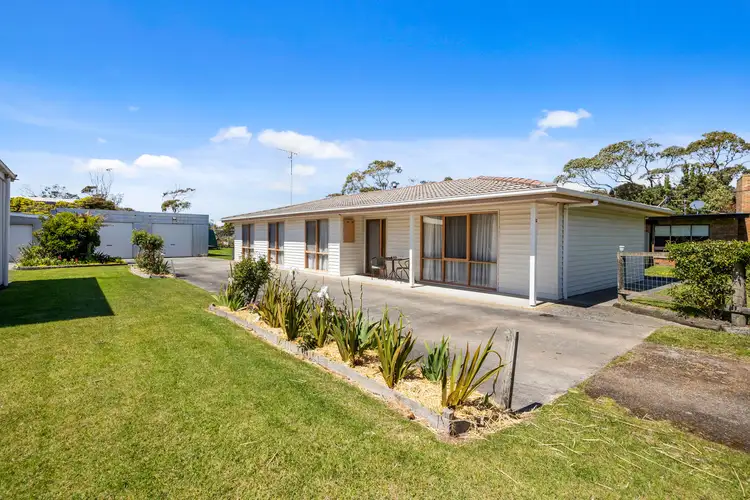 12 Cassia Street, Cape Paterson VIC 3995