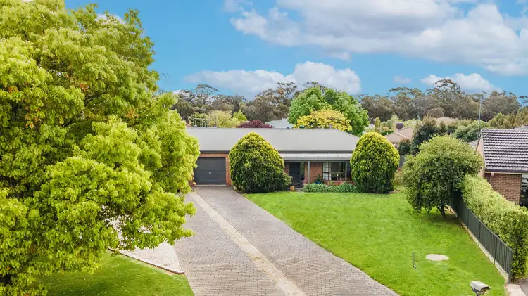2/6 Bambara Close, Kennington VIC 3550