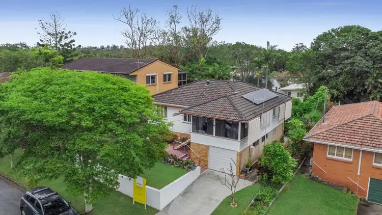 21 Doulton Street, Stafford Heights QLD 4053
