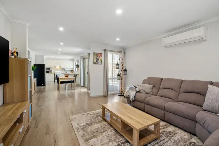 Fifth view of Homely house listing, 8 Joseph Court, Pakenham VIC 3810