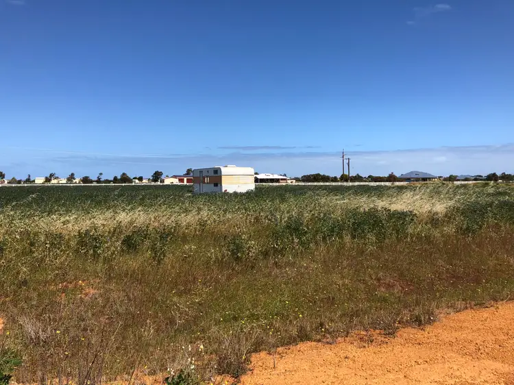 44 Dorset Drive, Deepdale WA 6532