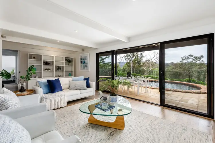 28 Gleneagles Road, Mount Osmond SA 5064