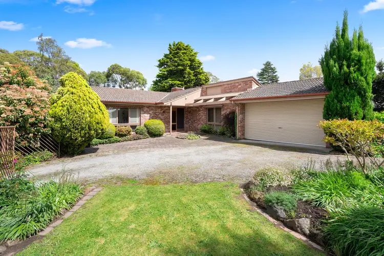 195 Mountain View Road, Greensborough VIC 3088