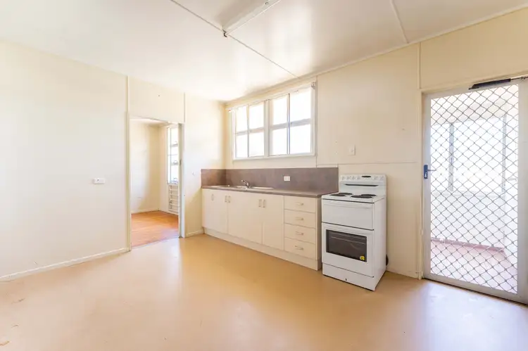Fifth view of Homely house listing, 15 Harris Street, Emerald QLD 4720