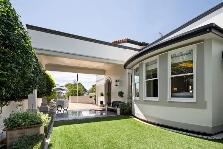 33a Markwell Street, Hamilton QLD 4007