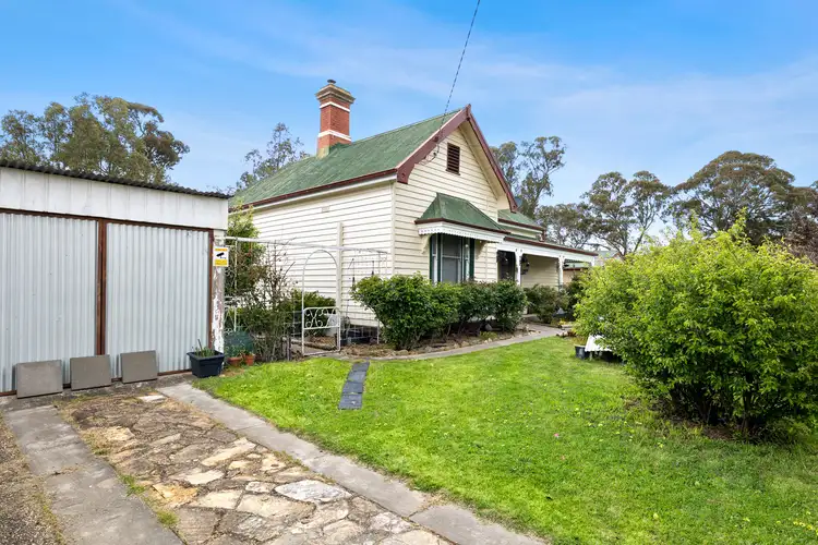 24 Degraves Street, Elmhurst VIC 3469