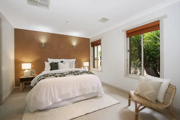 Third view of Homely house listing, 1/3 Maynet Place, West Albury NSW 2640