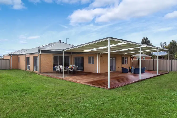 7 Skehan Court, Romsey VIC 3434