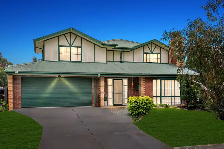 8 Robin Place, South Morang VIC 3752
