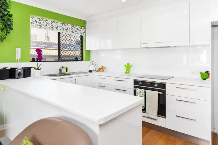 Sixth view of Homely unit listing, 5/26 Stanhill Drive, Chevron Island QLD 4217