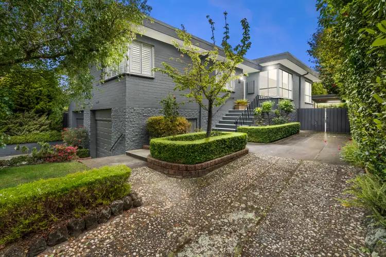 2 Wattle Drive, Frankston VIC 3199