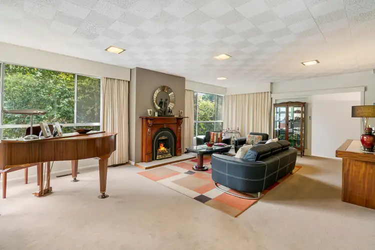 Second view of Homely house listing, 2 Wattle Drive, Frankston VIC 3199