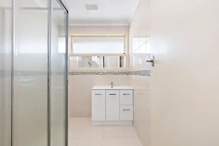 Fifth view of Homely house listing, 4 Heron Court, Thomastown VIC 3074