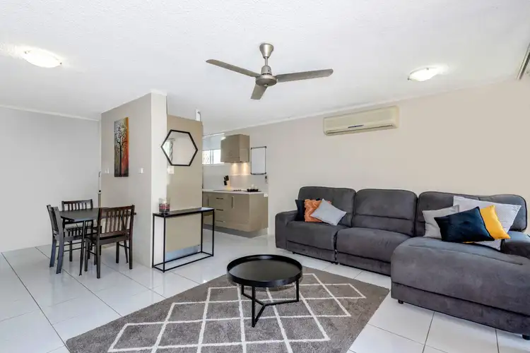 Main view of Homely unit listing, 2/31 Surrey Street, Hyde Park QLD 4812