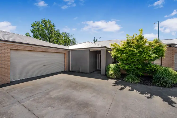 5/2-4 Bluehills Boulevard, Pakenham VIC 3810