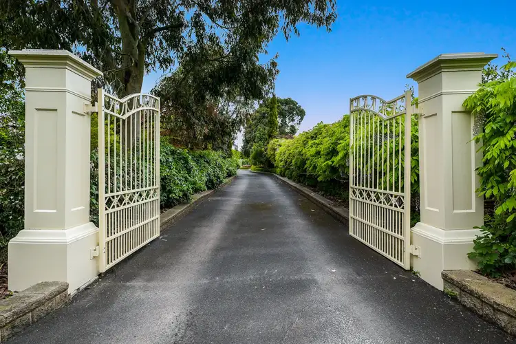 15 Kanaru Court, Narre Warren North VIC 3804