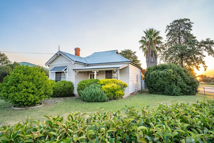 80 Fitzroy Avenue, Cowra NSW 2794
