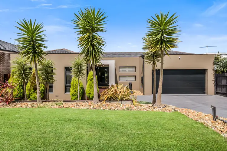 27 Sheldon Drive, Berwick VIC 3806
