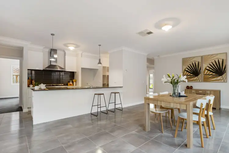 Fifth view of Homely house listing, 8 Kendall Street, Hillside VIC 3037