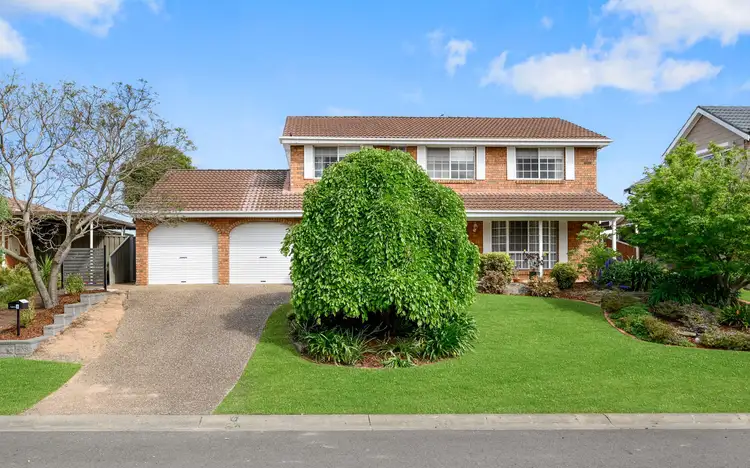 6 Amazon Place, Kearns NSW 2558