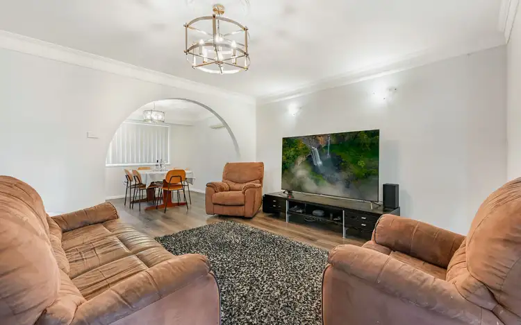 Third view of Homely house listing, 6 Amazon Place, Kearns NSW 2558