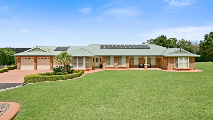 6 Thomas Place, Razorback NSW 2571