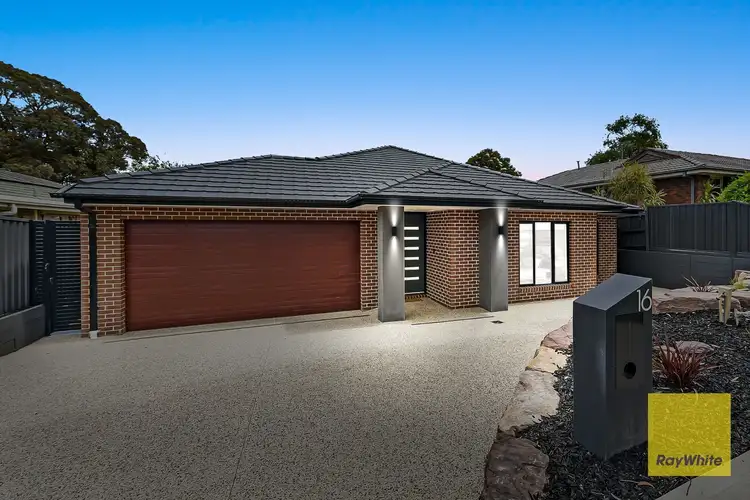 16 David Collins Drive, Endeavour Hills VIC 3802