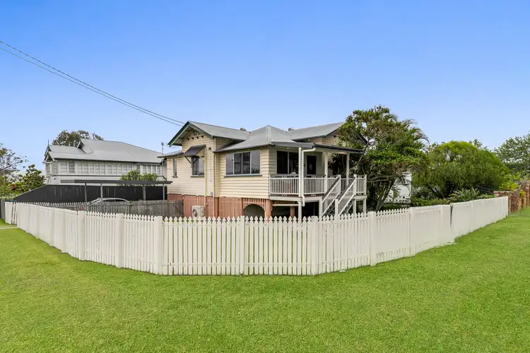 33 Archibald Street, Fairfield QLD 4103