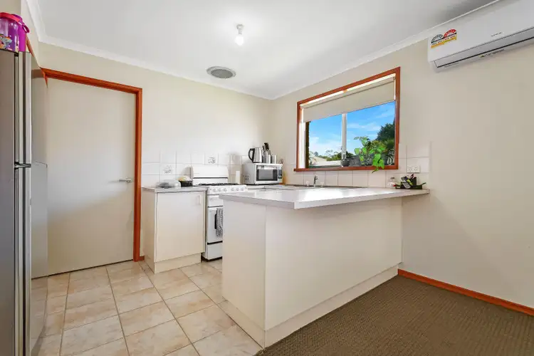Fourth view of Homely house listing, 10 Claire Close, Pakenham VIC 3810