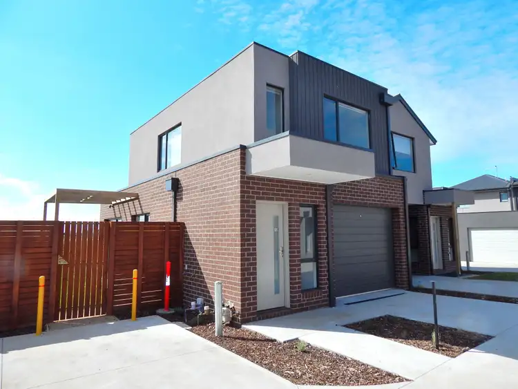 12 Banrock Place