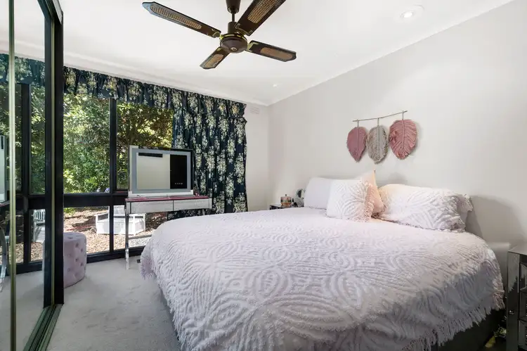 Second view of Homely house listing, 5 Athol Court, Langwarrin VIC 3910