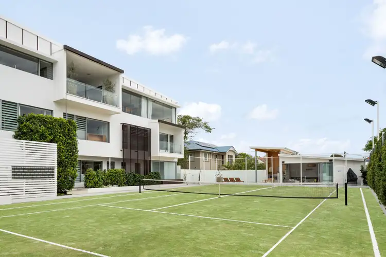 77 Wellington Street, Coorparoo QLD 4151