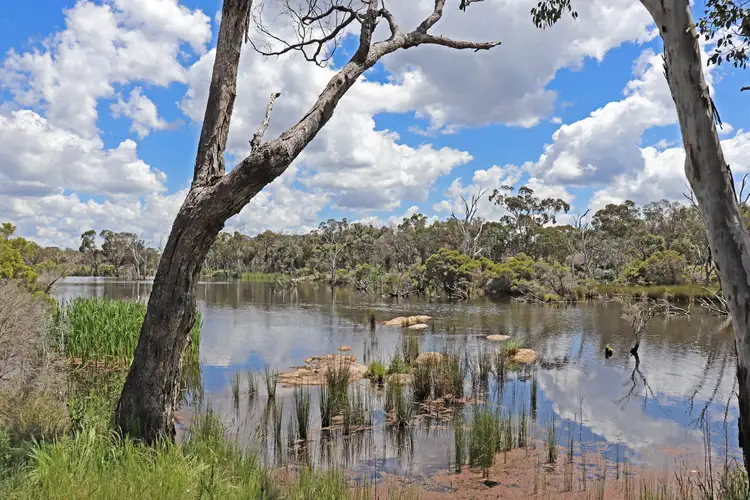 27144 New England Highway