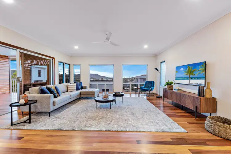 3 Bowline Lane, Cannonvale QLD 4802