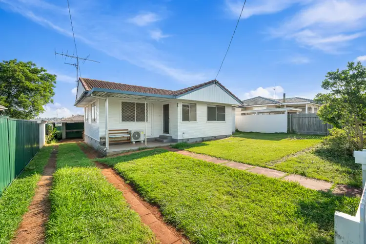 6 Nuss Street, Wilsonton QLD 4350