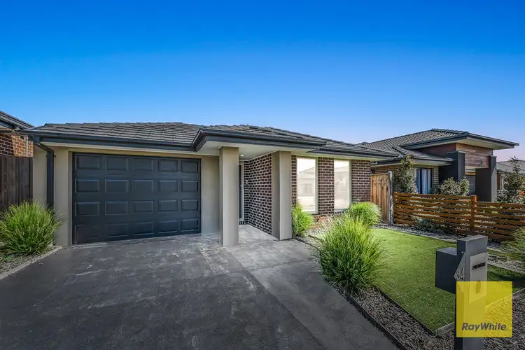 34 Kalbian Drive, Clyde North VIC 3978