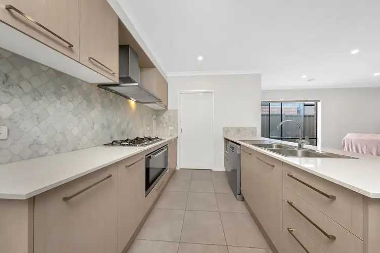 Fifth view of Homely house listing, 15 Lauradan Way, Wollert VIC 3750