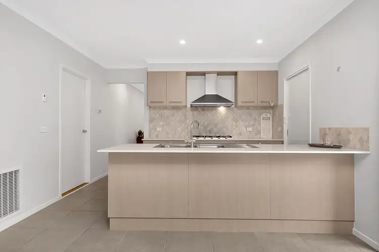 Sixth view of Homely house listing, 15 Lauradan Way, Wollert VIC 3750