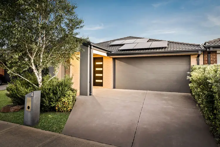 4 Nelse Street, Cranbourne North VIC 3977