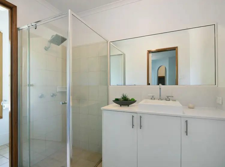 Sixth view of Homely house listing, 2 Sundowner Court, Highfields QLD 4352