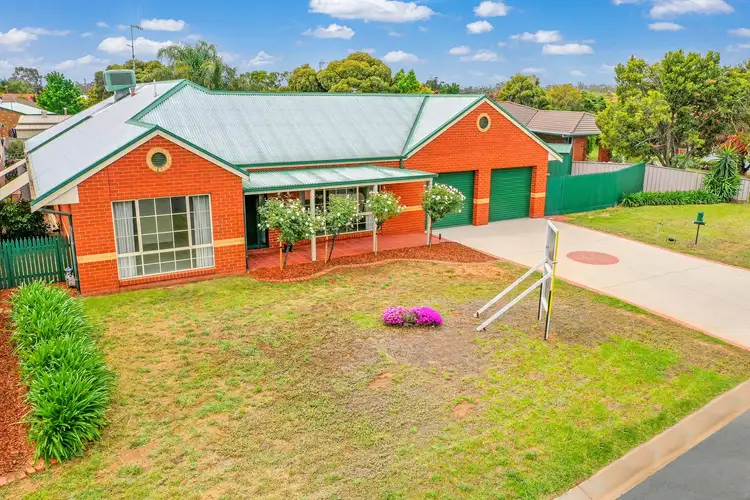 33 Adelaide Crescent, Echuca VIC 3564