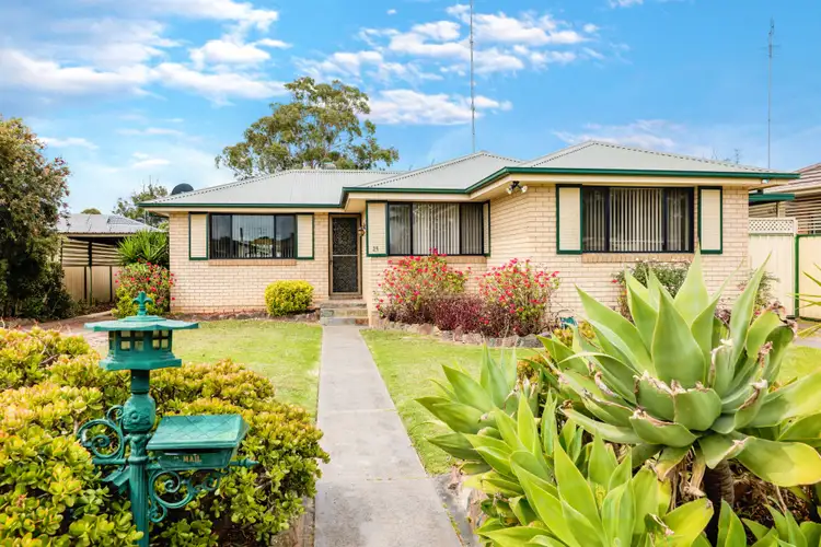 25 Lyn Circuit, Jamisontown NSW 2750