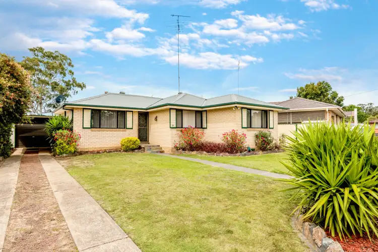 Second view of Homely house listing, 25 Lyn Circuit, Jamisontown NSW 2750